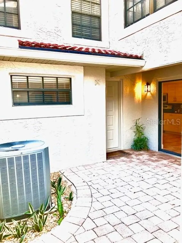 8214 Ambrose Cove Way Orlando FL 32819
