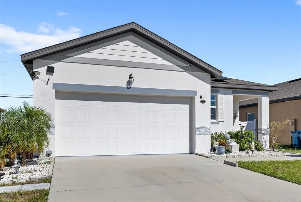 801 Orchid Grove Boulevard Davenport FL 33837