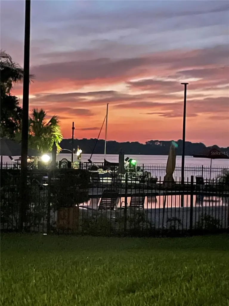 90 S Highland Avenue Tarpon Springs FL 34689