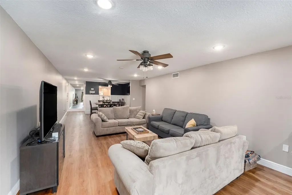 90 S Highland Avenue Tarpon Springs FL 34689