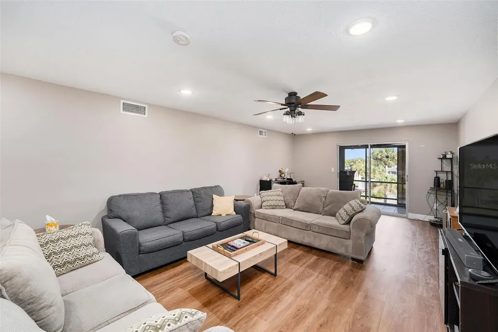 90 S Highland Avenue Tarpon Springs FL 34689