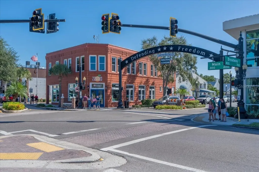 821 Patricia Avenue Dunedin FL 34698