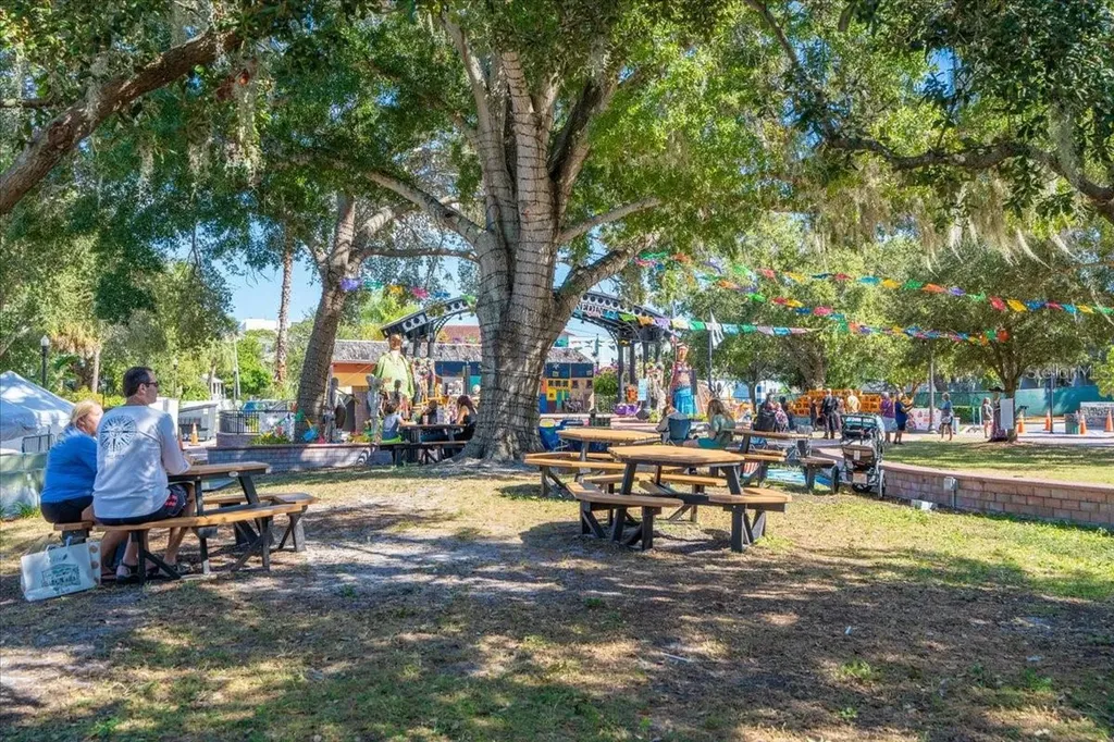 821 Patricia Avenue Dunedin FL 34698