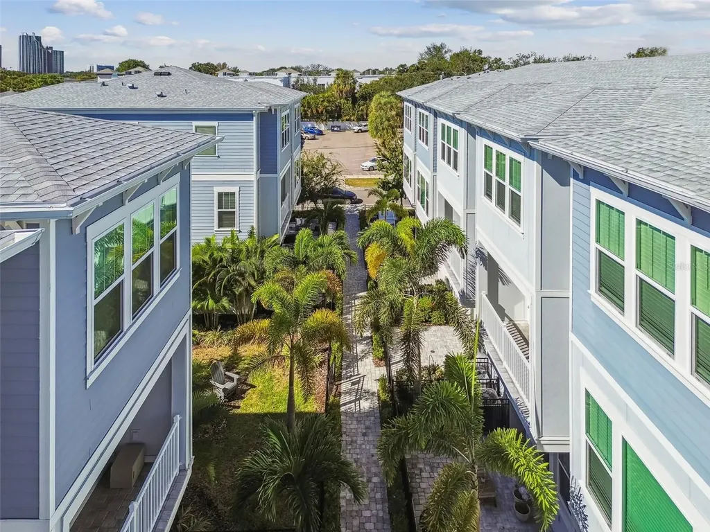 208 S Tampania Avenue Tampa FL 33609