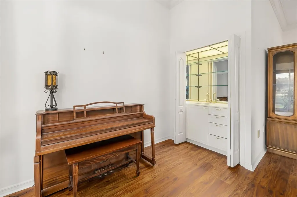 4442 Highland Park Sarasota FL 34235