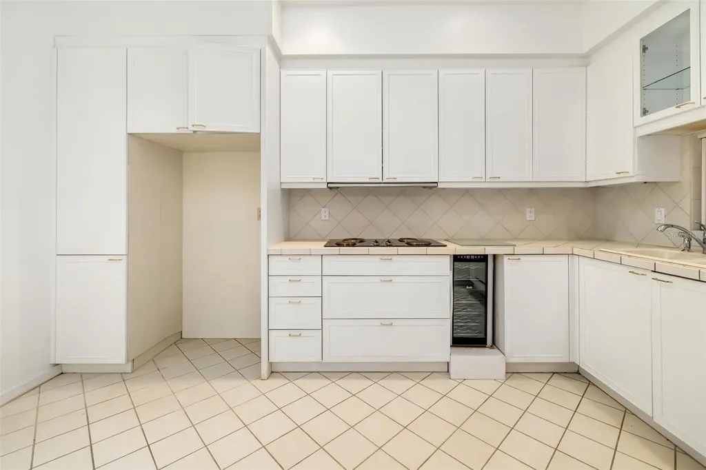 4442 Highland Park Sarasota FL 34235