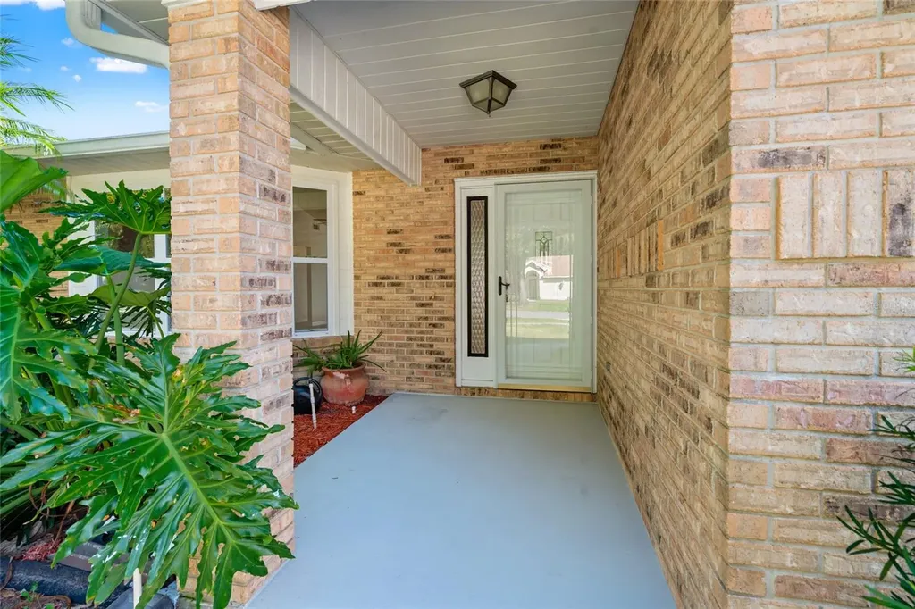 6618 Foxmoor Drive Zephyrhills FL 33542