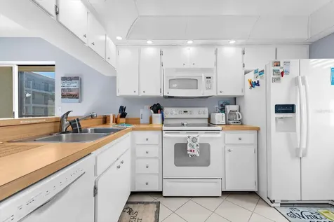 1551 Beach Road Englewood FL 34223