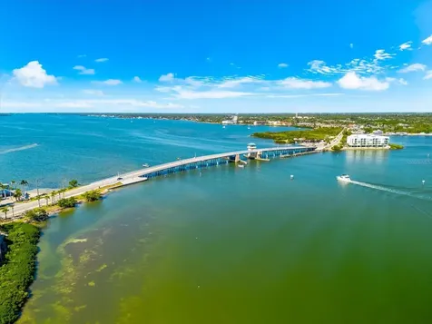 1551 Beach Road Englewood FL 34223