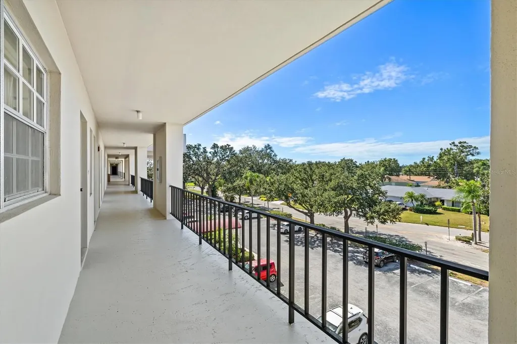 7461 W Country Club Drive N Sarasota FL 34243