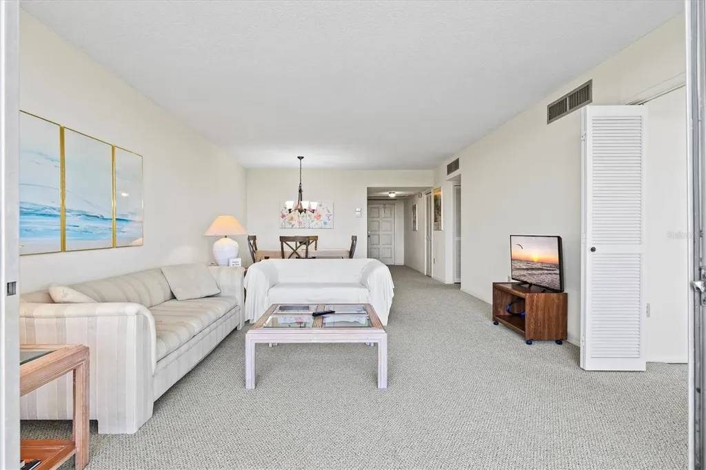 7461 W Country Club Drive N Sarasota FL 34243