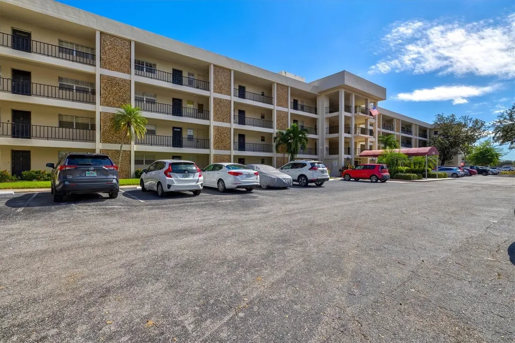 7461 W Country Club Drive N Sarasota FL 34243