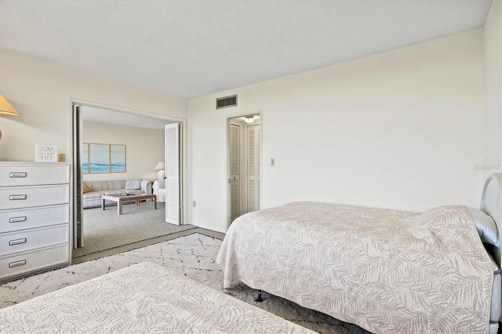 7461 W Country Club Drive N Sarasota FL 34243