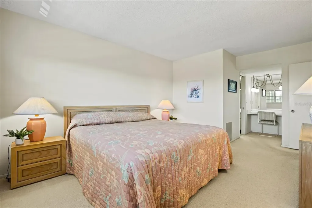 7461 W Country Club Drive N Sarasota FL 34243