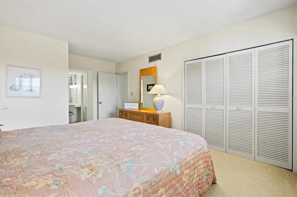 7461 W Country Club Drive N Sarasota FL 34243