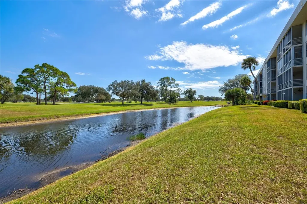 7461 W Country Club Drive N Sarasota FL 34243