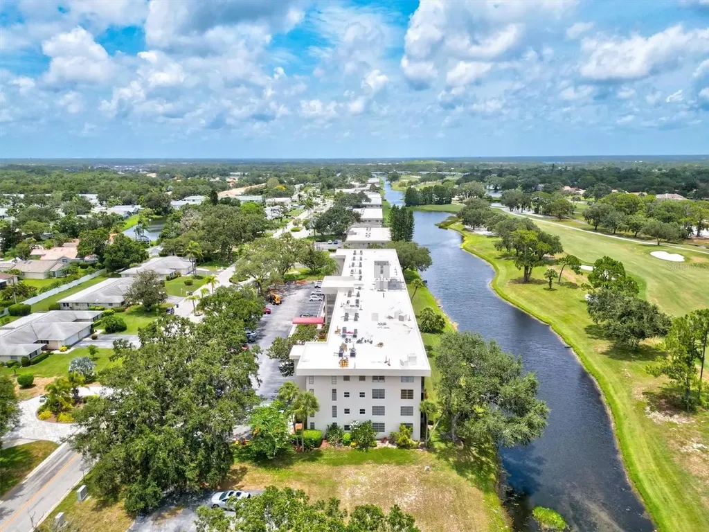 7461 W Country Club Drive N Sarasota FL 34243