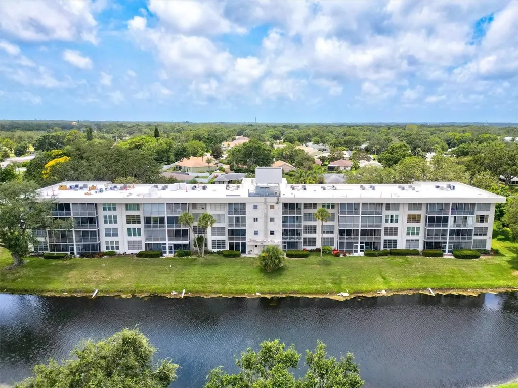 7461 W Country Club Drive N Sarasota FL 34243