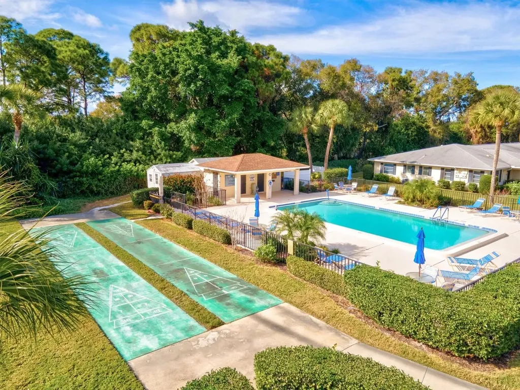 7461 W Country Club Drive N Sarasota FL 34243