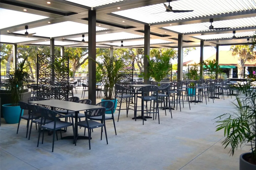 7461 W Country Club Drive N Sarasota FL 34243