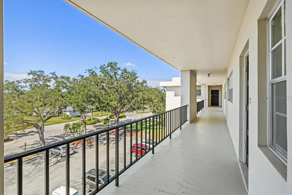7461 W Country Club Drive N Sarasota FL 34243
