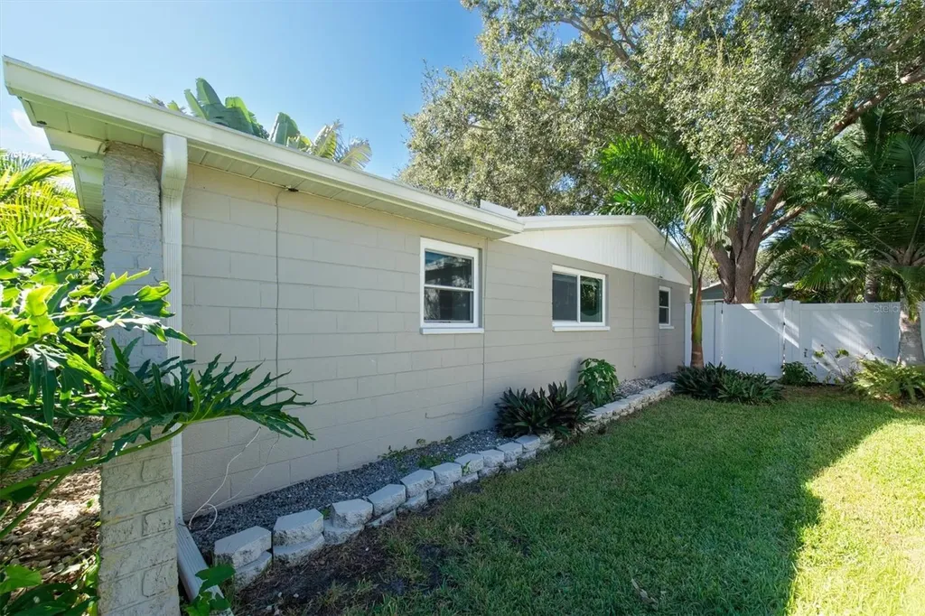 5630 Denver Street NE St Petersburg FL 33703
