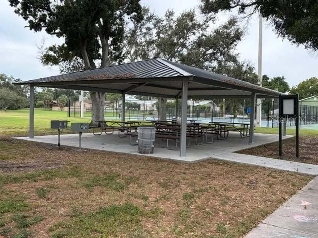 5630 Denver Street NE St Petersburg FL 33703