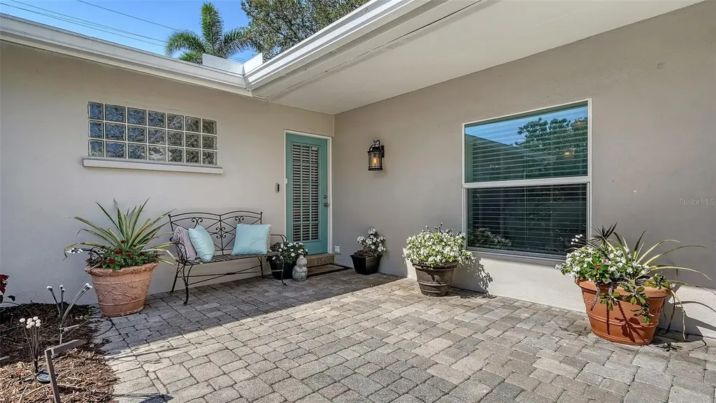 3530 Flores Avenue Sarasota FL 34239