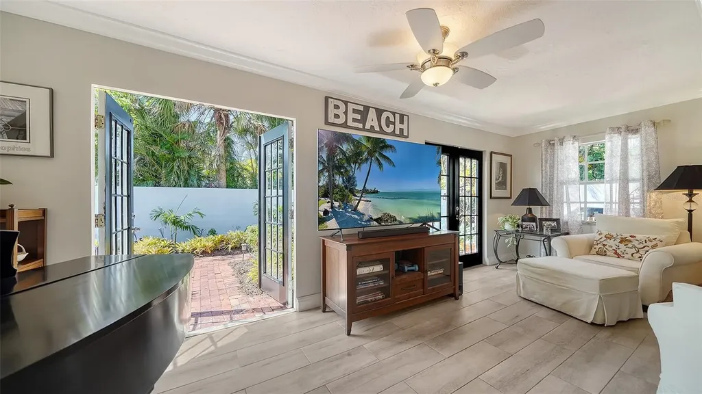 3530 Flores Avenue Sarasota FL 34239