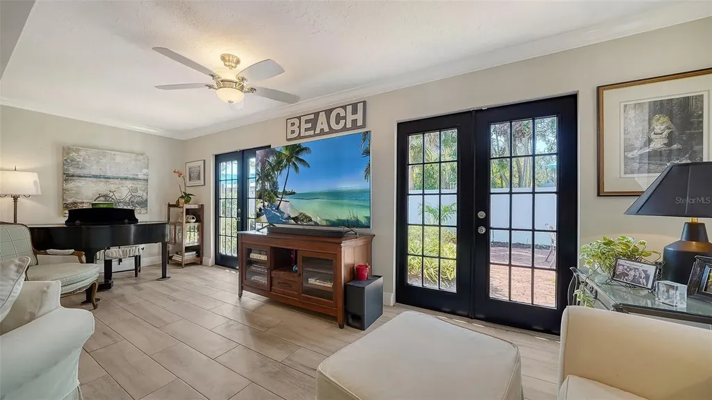 3530 Flores Avenue Sarasota FL 34239
