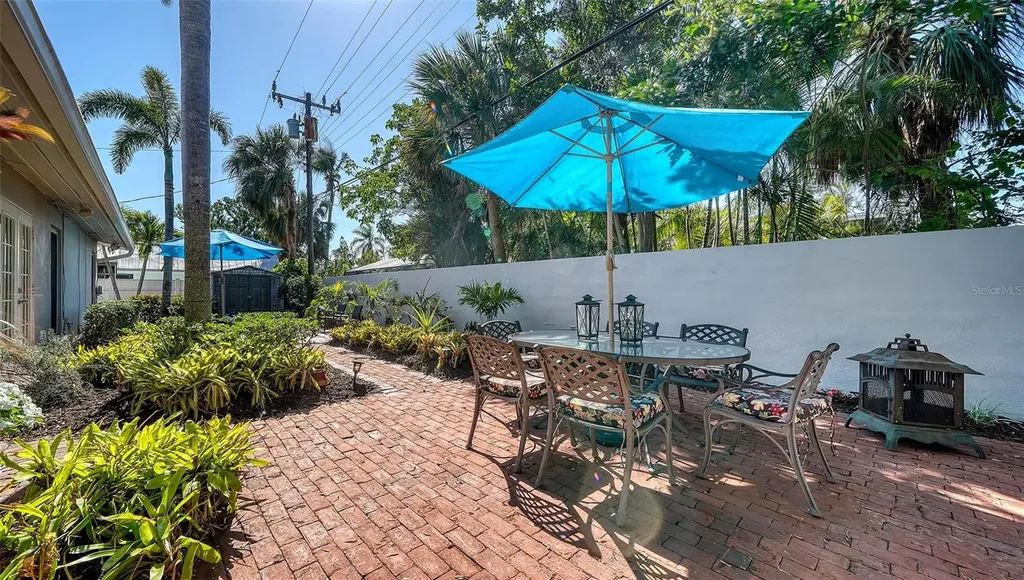 3530 Flores Avenue Sarasota FL 34239