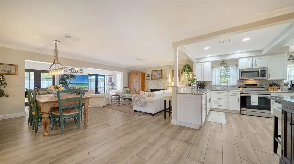 3530 Flores Avenue Sarasota FL 34239