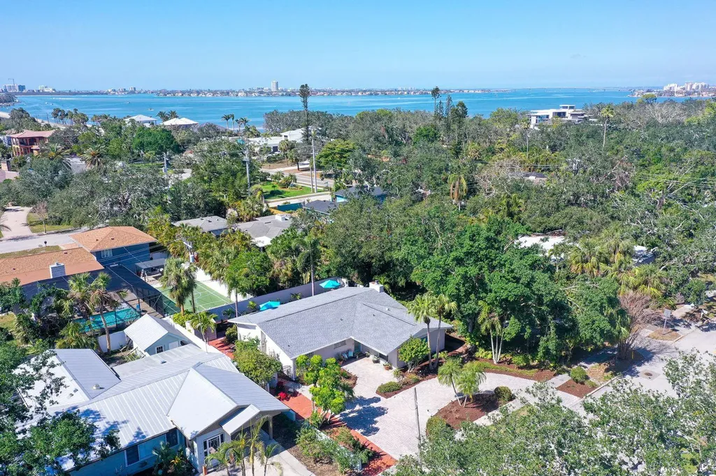 3530 Flores Avenue Sarasota FL 34239