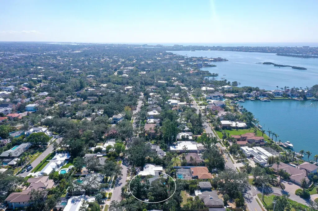 3530 Flores Avenue Sarasota FL 34239