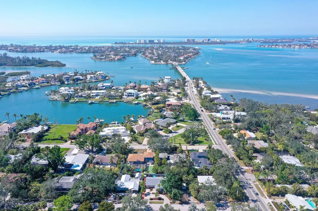 3530 Flores Avenue Sarasota FL 34239
