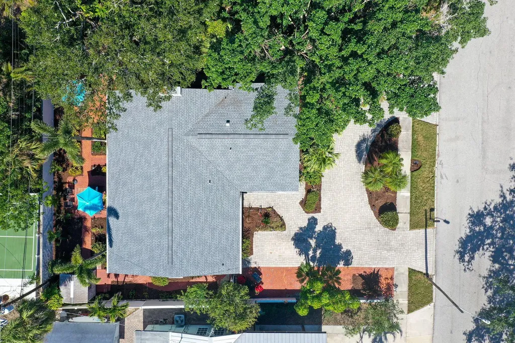 3530 Flores Avenue Sarasota FL 34239