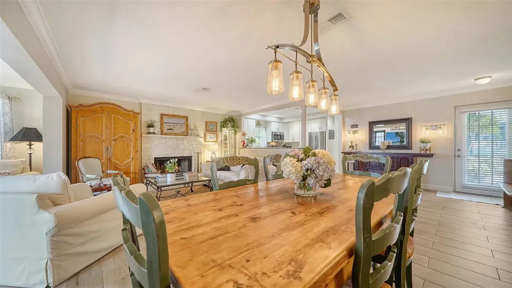 3530 Flores Avenue Sarasota FL 34239
