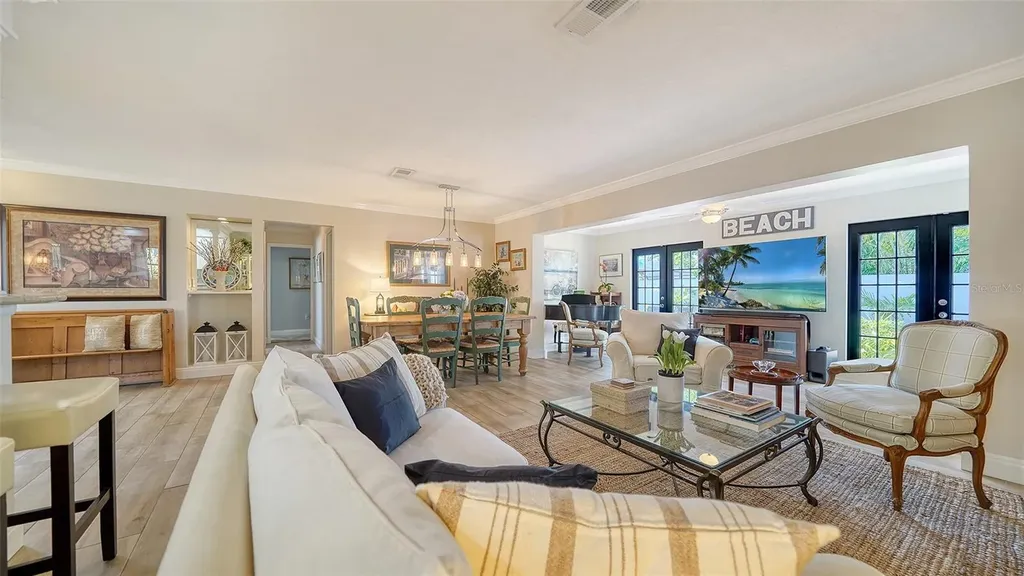 3530 Flores Avenue Sarasota FL 34239