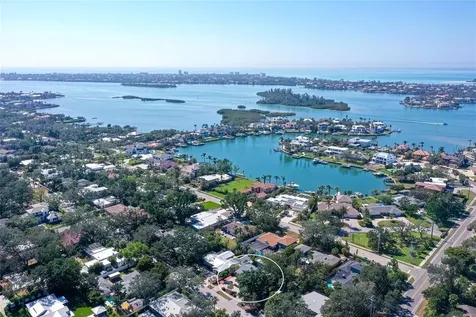 3530 Flores Avenue Sarasota FL 34239