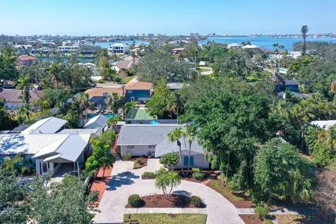 3530 Flores Avenue Sarasota FL 34239