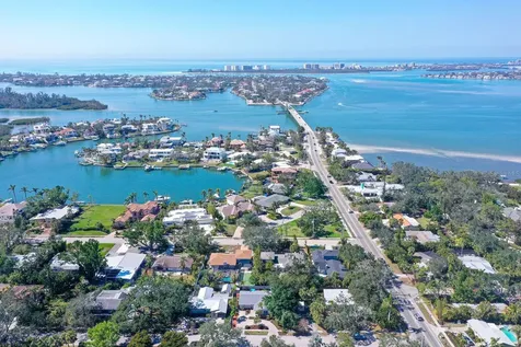 3530 Flores Avenue Sarasota FL 34239