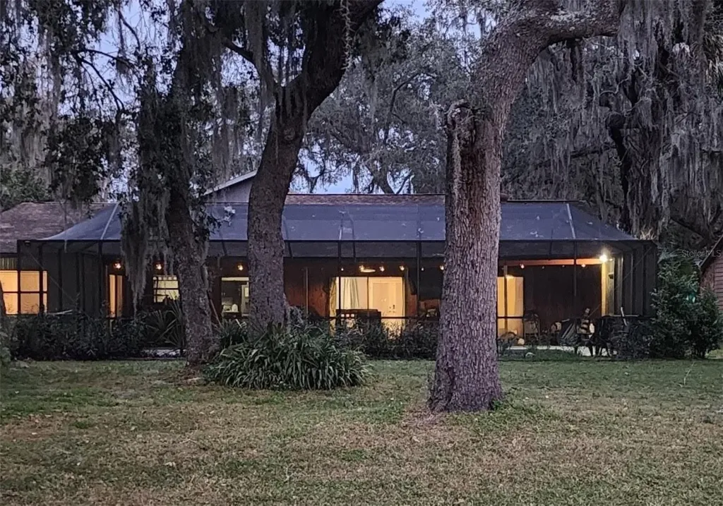 34386 Whispering Oaks Boulevard Dade City FL 33523