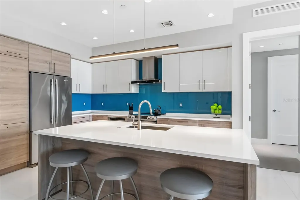 111 S Pineapple Avenue Sarasota FL 34236