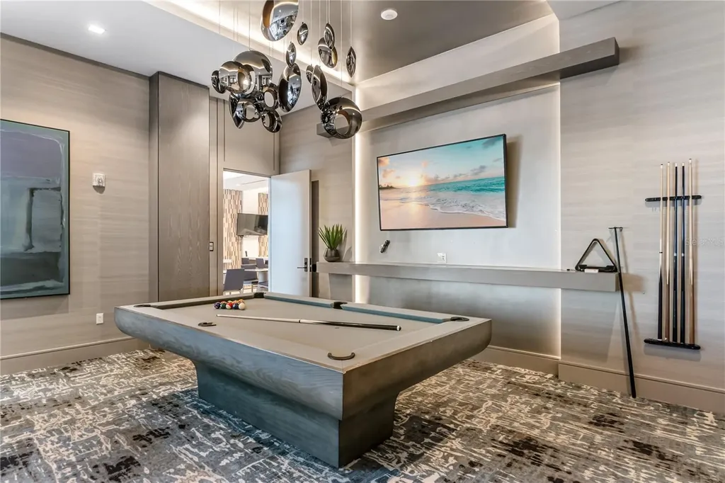 111 S Pineapple Avenue Sarasota FL 34236