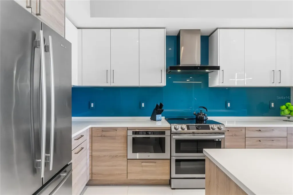 111 S Pineapple Avenue Sarasota FL 34236