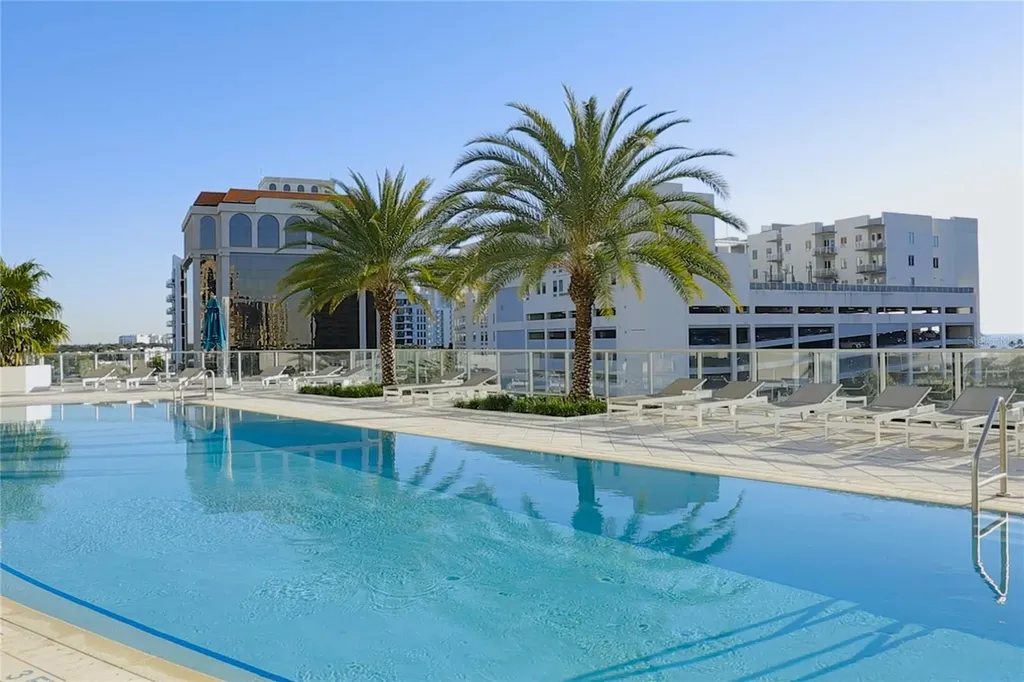 111 S Pineapple Avenue Sarasota FL 34236