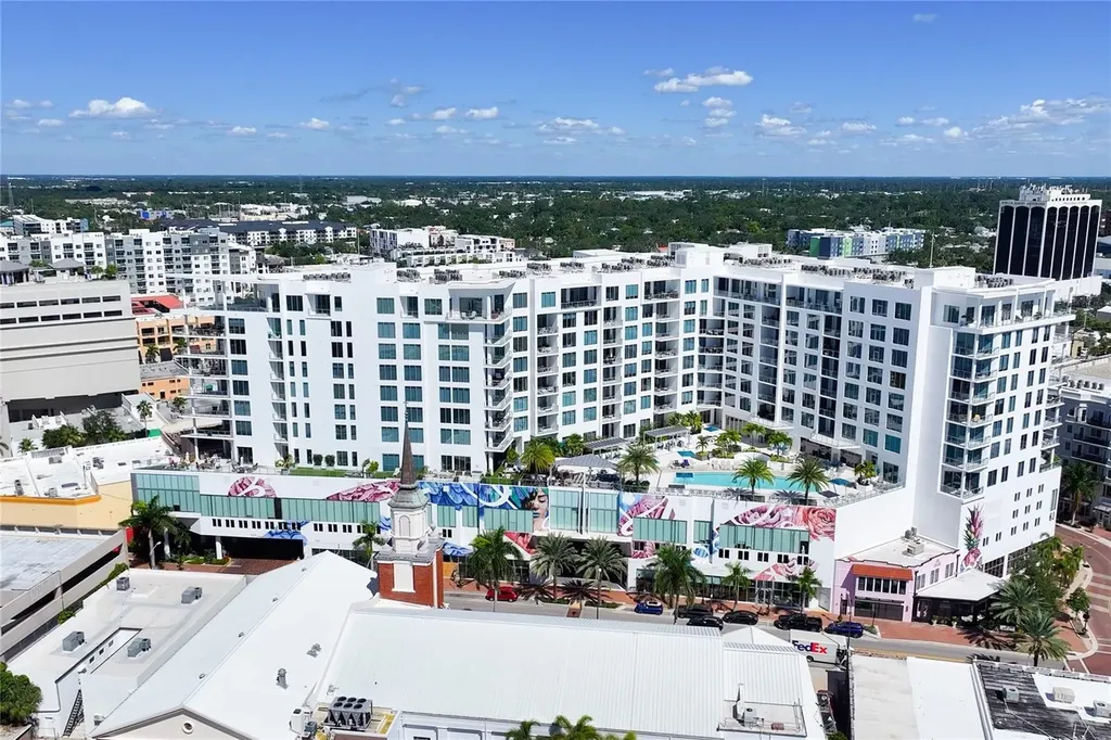 111 S Pineapple Avenue Sarasota FL 34236