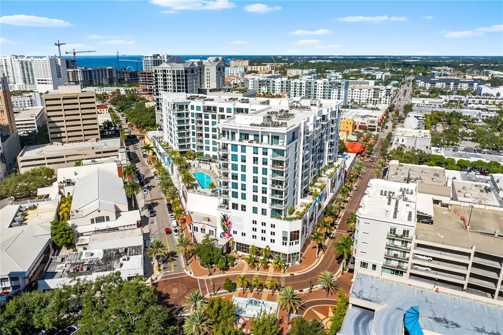 111 S Pineapple Avenue Sarasota FL 34236