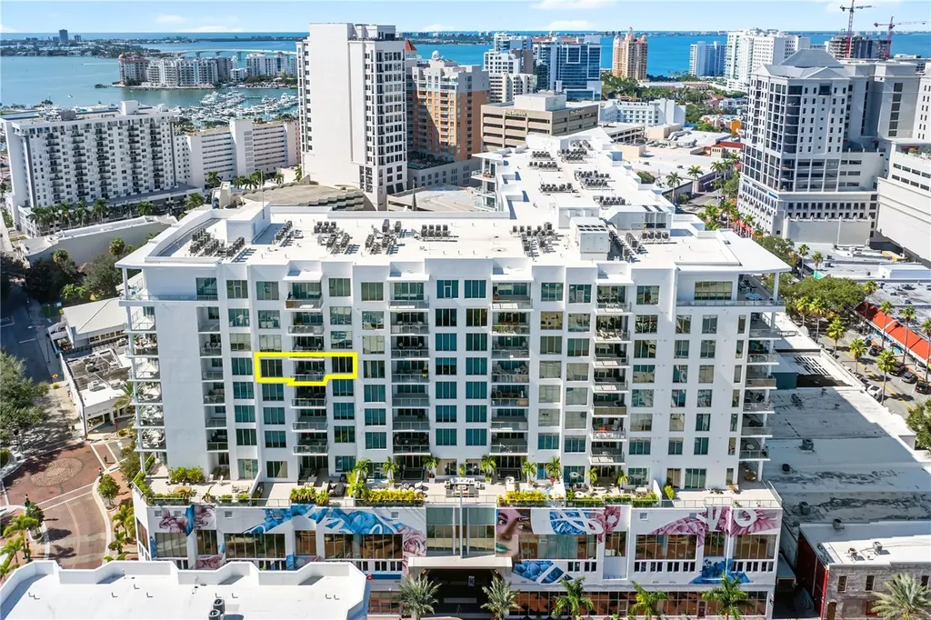 111 S Pineapple Avenue Sarasota FL 34236