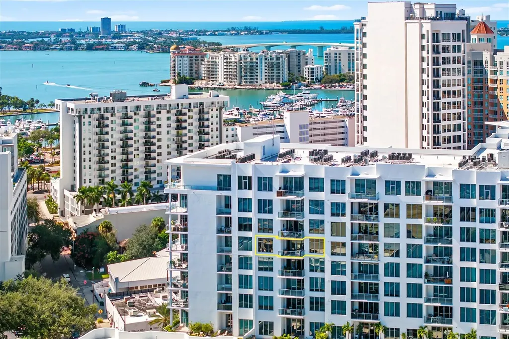 111 S Pineapple Avenue Sarasota FL 34236